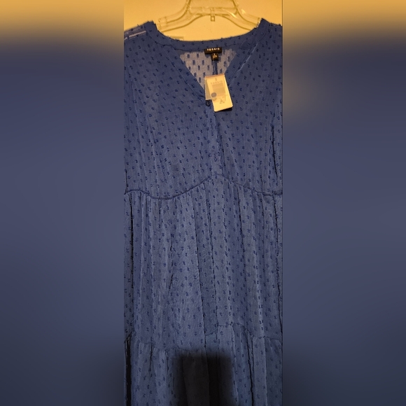 BEAUTIFUL BLUE DOT MAXI DRESS with slip. - Picture 6 of 7
